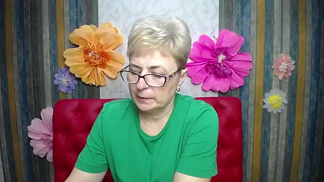 Snapshot of EmiliaGree chatting on April 3, 2026, 5:30 pm EmiliaGree online show from April 3, 2026, 5:30 pm