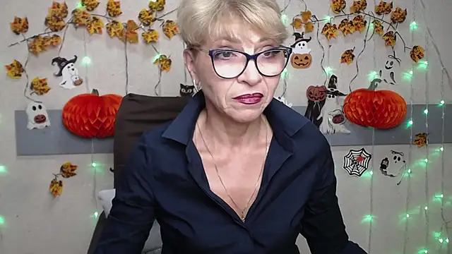 Snapshot of EllaBonito chatting on November 11, 2025, 6:30 am EllaBonito online show from November 11, 2025, 6:30 am