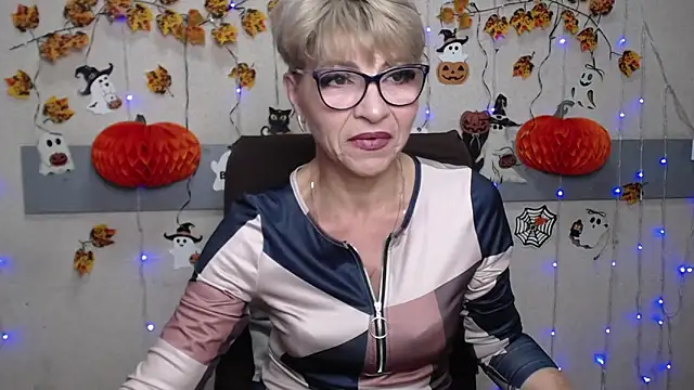 Snapshot of EllaBonito chatting on November 5, 2025, 6:27 am EllaBonito online show from November 5, 2025, 6:27 am