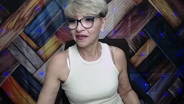 Snapshot of EllaBonito chatting on October 9, 2025, 5:30 am EllaBonito online show from October 9, 2025, 5:30 am