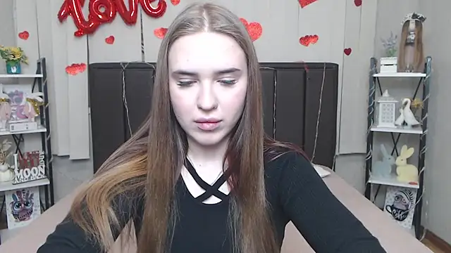 LauraHlot online show from March 25, 2026, 7:30 am