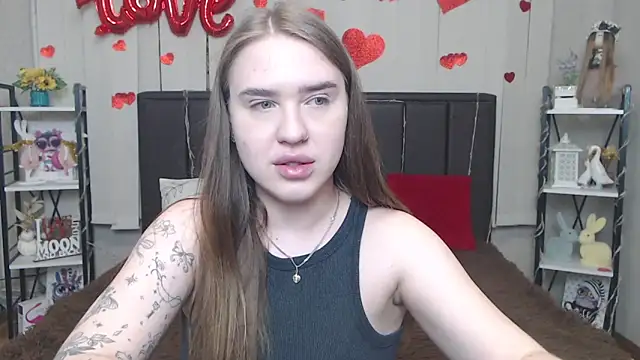 Snapshot of LauraHlot chatting on May 7, 2026, 6:11 pm LauraHlot online show from May 7, 2026, 6:11 pm
