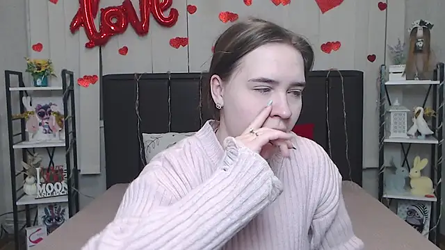 LauraHlot online show from February 11, 2026, 8:31 pm