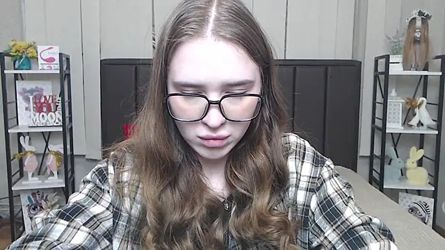 LauraHlot online show from November 29, 2025, 6:46 am