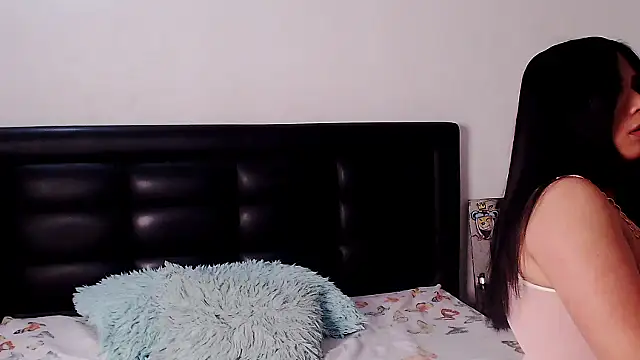 Snapshot of anyaadamss chatting on December 4, 2025, 5:17 am anyaadamss online show from December 4, 2025, 5:17 am