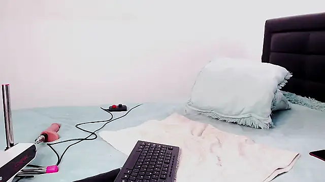 Snapshot of anyaadamss chatting on October 25, 2025, 1:01 pm anyaadamss online show from October 25, 2025, 1:01 pm