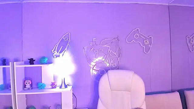 Camiila Osorio online show from November 29, 2025, 7:47 pm