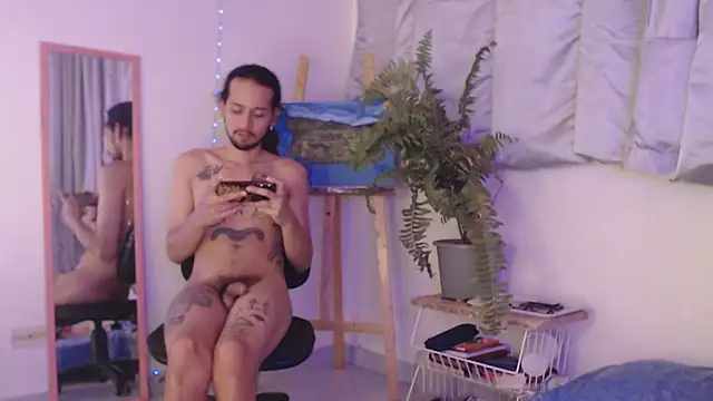 Snapshot of AsRusell666 chatting on November 16, 2025, 10:46 pm AsRusell666 online show from November 16, 2025, 10:46 pm