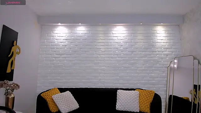 Snapshot of ValeriaVelvet chatting on November 14, 2025, 12:09 pm ValeriaVelvet online show from November 14, 2025, 12:09 pm