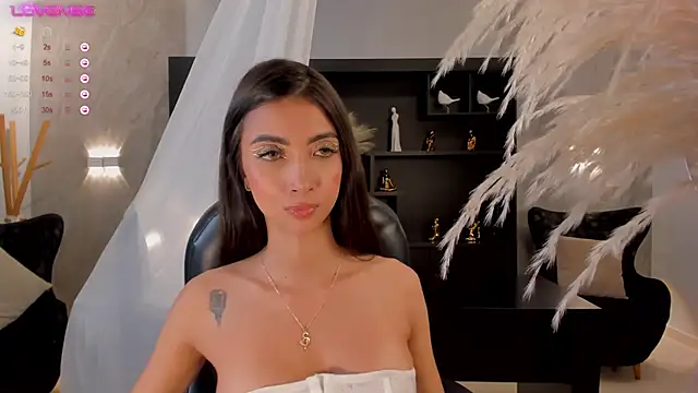Snapshot of ValeriaVelvet chatting on March 5, 2025, 6:01 pm ValeriaVelvet online show from March 5, 2025, 6:01 pm