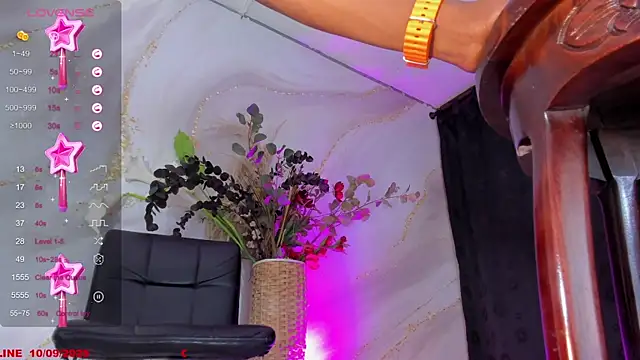 Karla-Ebony online show from September 10, 2025, 1:43 pm