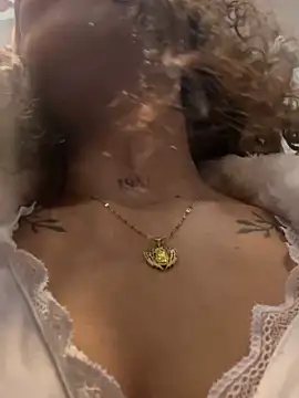 Snapshot of MarieLeon chatting on March 21, 2025, 9:34 pm MarieLeon online show from March 21, 2025, 9:34 pm