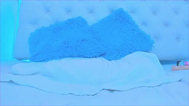 Snapshot of silvana__miller chatting on February 27, 2025, 1:08 am silvana miller online show from February 27, 2025, 1:08 am