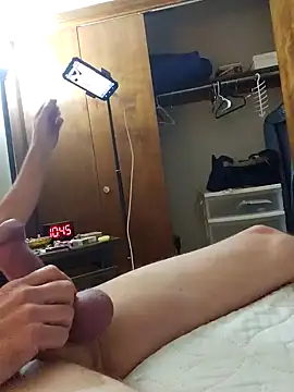 coolbrease10 online show from November 30, 2025, 4:46 am