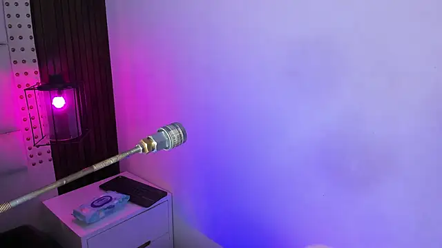 Snapshot of baby_naughty1_ chatting on September 24, 2025, 11:50 am baby naughty1 online show from September 24, 2025, 11:50 am