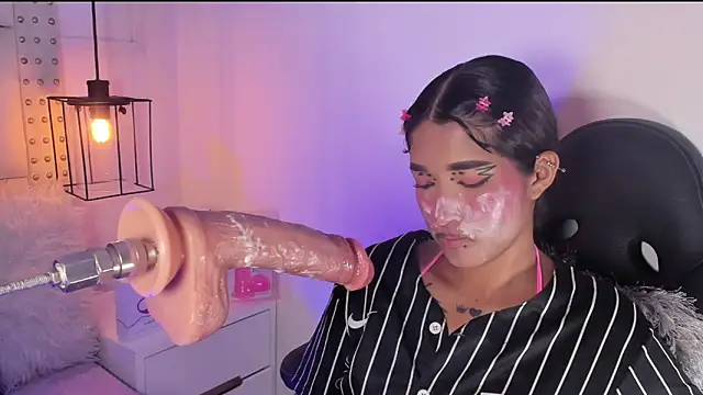 Snapshot of baby_naughty1_ chatting on February 13, 2025, 4:50 pm baby naughty1 online show from February 13, 2025, 4:50 pm