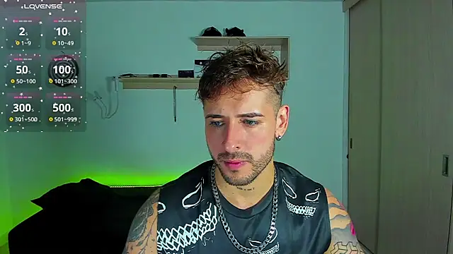 Snapshot of Ares_blue chatting on November 21, 2025, 11:42 am Ares blue online show from November 21, 2025, 11:42 am