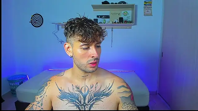 Snapshot of Ares_blue chatting on May 16, 2026, 11:20 am Ares blue online show from May 16, 2026, 11:20 am