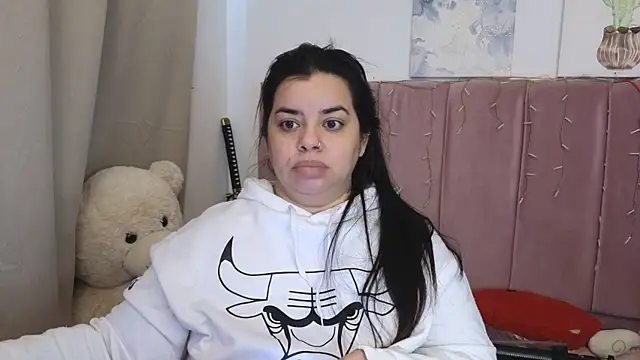 MiahJoness online show from August 1, 2026, 12:36 pm
