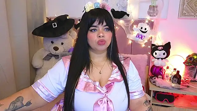 Snapshot of MiahJoness chatting on October 23, 2025, 2:43 am MiahJoness online show from October 23, 2025, 2:43 am