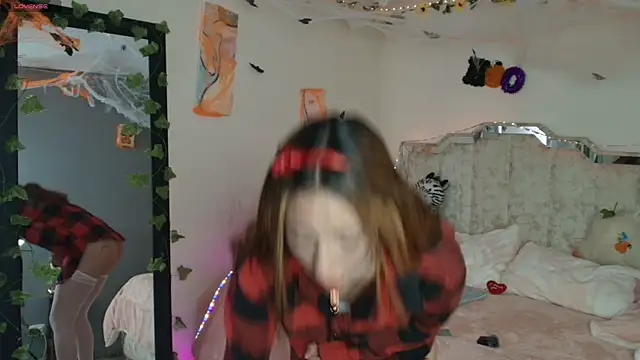 Snapshot of Tomoe_b chatting on October 24, 2025, 5:23 pm Tomoe b online show from October 24, 2025, 5:23 pm