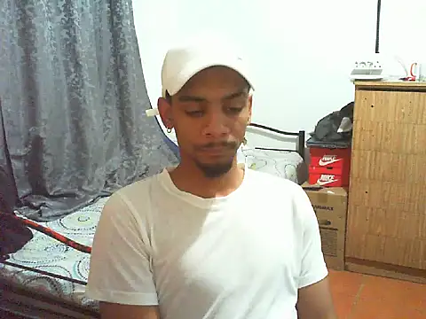 Snapshot of 29YOURZ_28_ chatting on November 13, 2025, 9:30 pm 29YOURZ 28 online show from November 13, 2025, 9:30 pm