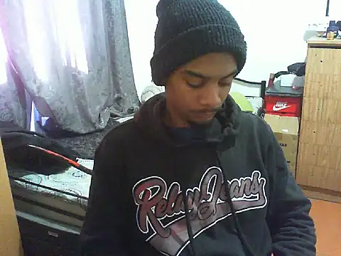 Snapshot of 29YOURZ_28_ chatting on October 2, 2025, 1:47 pm 29YOURZ 28 online show from October 2, 2025, 1:47 pm