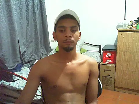 Snapshot of 29YOURZ_28_ chatting on November 25, 2025, 10:21 pm 29YOURZ 28 online show from November 25, 2025, 10:21 pm