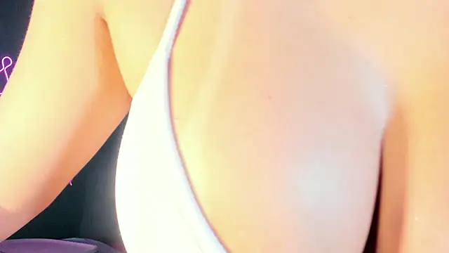 kiim taaylor online show from September 8, 2025, 7:35 pm