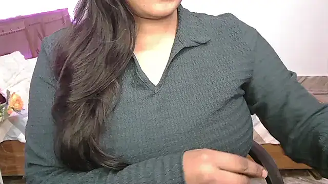 Snapshot of N-Natasha chatting on December 4, 2025, 8:02 am N-Natasha online show from December 4, 2025, 8:02 am