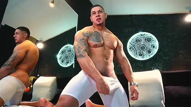 MassimoWalton2 online show from December 5, 2025, 3:43 pm