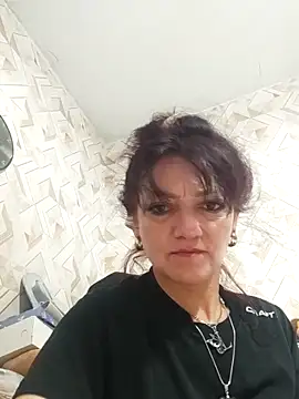 SweetLeila40 online show from June 10, 2026, 11:28 pm