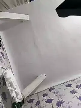 Snapshot of SweetLeila40 chatting on February 4, 2025, 11:49 pm SweetLeila40 online show from February 4, 2025, 11:49 pm