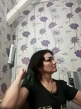 Snapshot of SweetLeila40 chatting on February 27, 2025, 8:20 pm SweetLeila40 online show from February 27, 2025, 8:20 pm