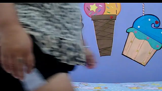 Snapshot of evaleribigtits18 chatting on December 5, 2025, 7:12 pm evaleribigtits18 online show from December 5, 2025, 7:12 pm