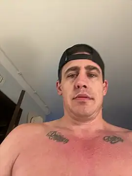 DamienSliick online show from May 3, 2026, 9:18 pm