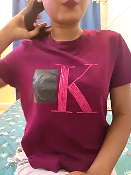 yhona darling online show from April 7, 2026, 9:49 pm