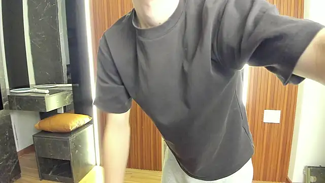 Snapshot of calvin_love_you chatting on April 29, 2026, 5:30 pm calvin love you online show from April 29, 2026, 5:30 pm