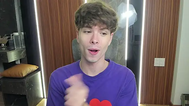 Snapshot of calvin_love_you chatting on April 22, 2026, 5:42 pm calvin love you online show from April 22, 2026, 5:42 pm