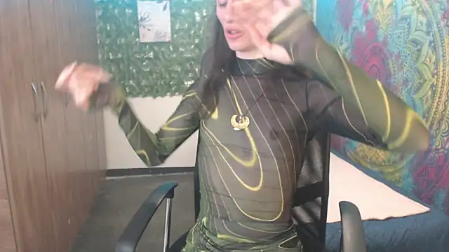 Snapshot of BurningVenus12 chatting on November 6, 2025, 6:23 pm BurningVenus12 online show from November 6, 2025, 6:23 pm