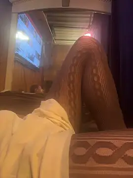 Snapshot of smashb33 chatting on November 14, 2025, 2:54 pm smashb33 online show from November 14, 2025, 2:54 pm