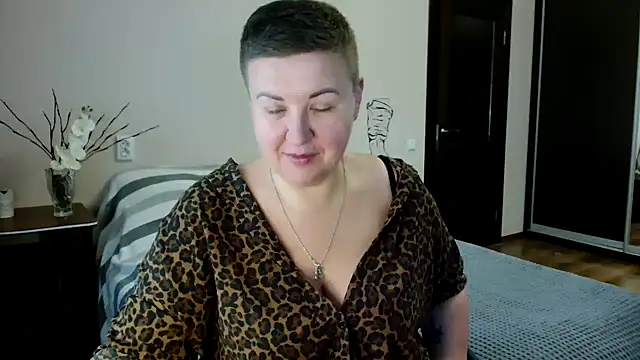 Snapshot of Annet1912 chatting on September 29, 2025, 8:21 am Annet1912 online show from September 29, 2025, 8:21 am