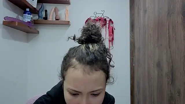 Snapshot of avans_15 chatting on November 29, 2025, 11:16 pm avans 15 online show from November 29, 2025, 11:16 pm