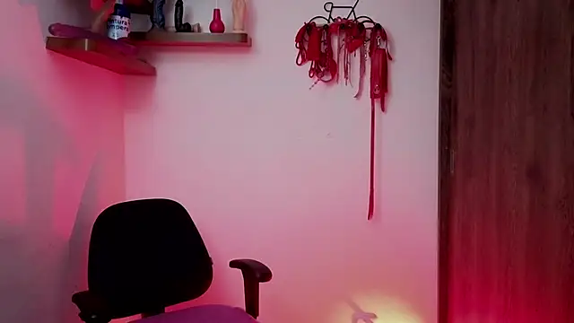 Snapshot of avans_15 chatting on November 28, 2025, 11:49 pm avans 15 online show from November 28, 2025, 11:49 pm