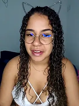 Snapshot of VitoriaFernandes chatting on March 22, 2025, 8:59 pm VitoriaFernandes online show from March 22, 2025, 8:59 pm