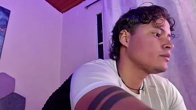 Snapshot of Horny_tgn chatting on October 4, 2025, 6:20 pm Horny tgn online show from October 4, 2025, 6:20 pm