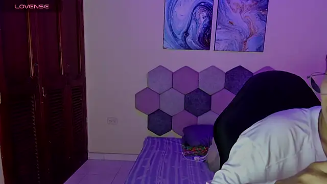 Snapshot of Horny_tgn chatting on October 13, 2025, 11:56 am Horny tgn online show from October 13, 2025, 11:56 am