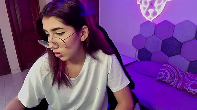 Snapshot of Horny_tgn chatting on March 21, 2025, 5:45 pm Horny tgn online show from March 21, 2025, 5:45 pm