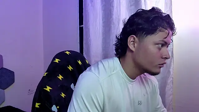 Snapshot of Horny_tgn chatting on September 22, 2025, 12:11 pm Horny tgn online show from September 22, 2025, 12:11 pm