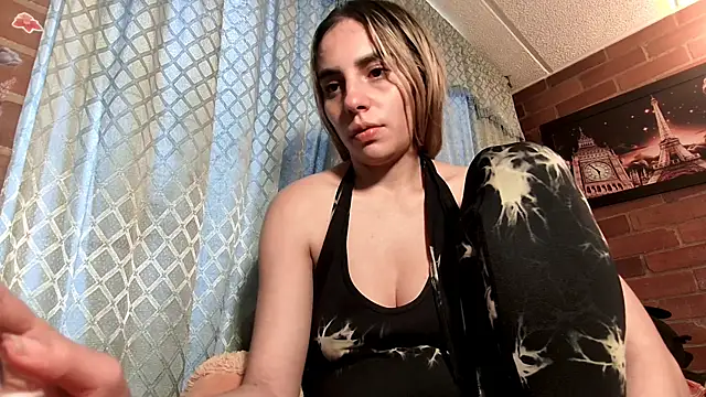 Snapshot of ValeriaLacrozee chatting on October 14, 2025, 7:03 pm ValeriaLacrozee online show from October 14, 2025, 7:03 pm